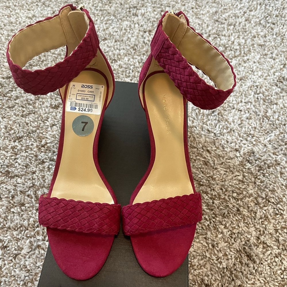 Marc Fisher Burgundy Pumps!